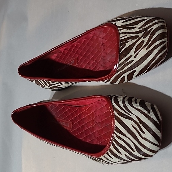 Women's Enzo Angiolini Cow Hide Flats - Picture 1 of 10